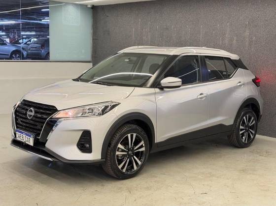 NISSAN KICKS PLAY 1.6 16V FLEXSTART SENSE XTRONIC NISSAN KICKS PLAY 1.6 16V FLEXSTART SENSE XTRONIC